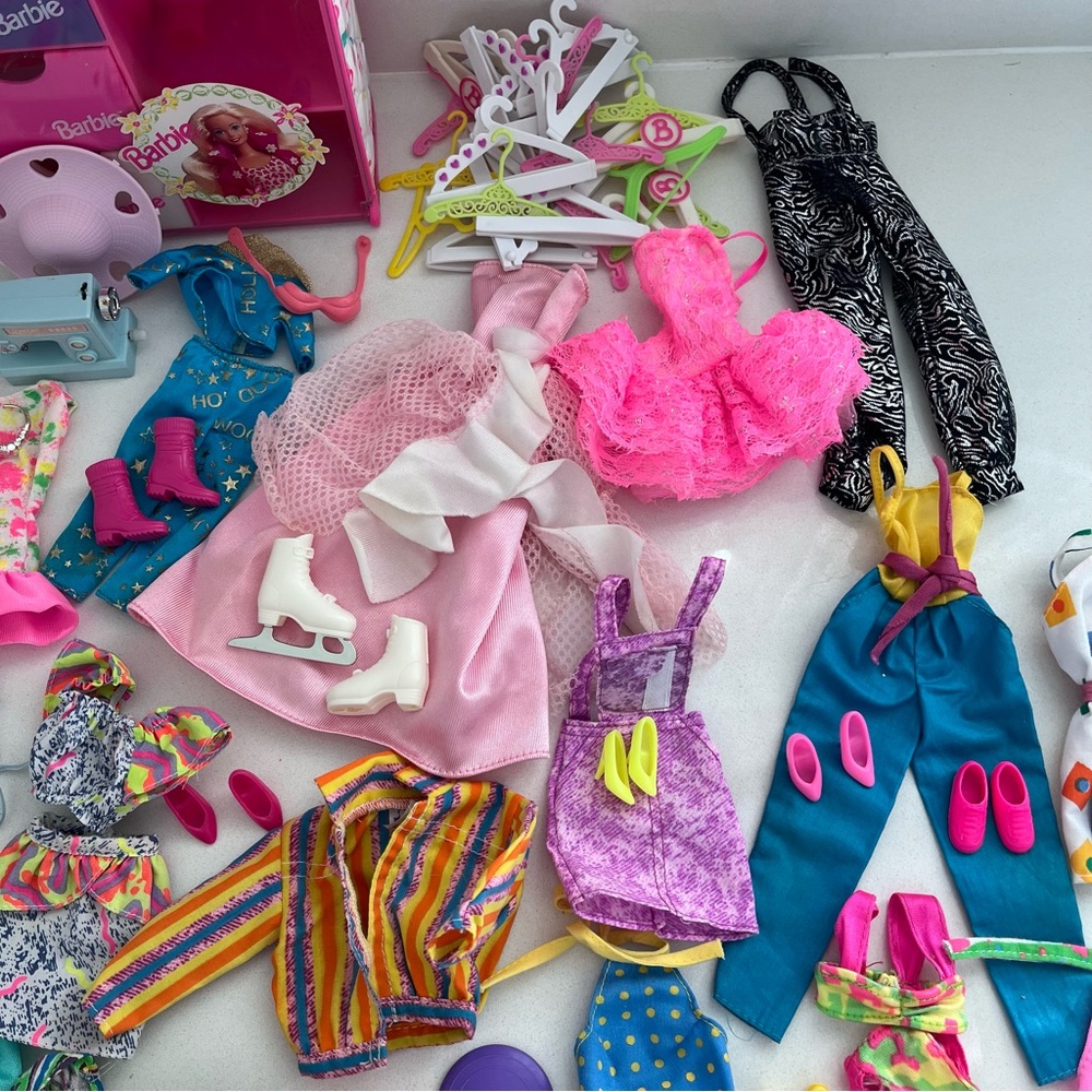 Huge Lot Vintage Barbie Closet Organizer Travel Case, Clothing Shoes Accessories - Picture 6 of 11